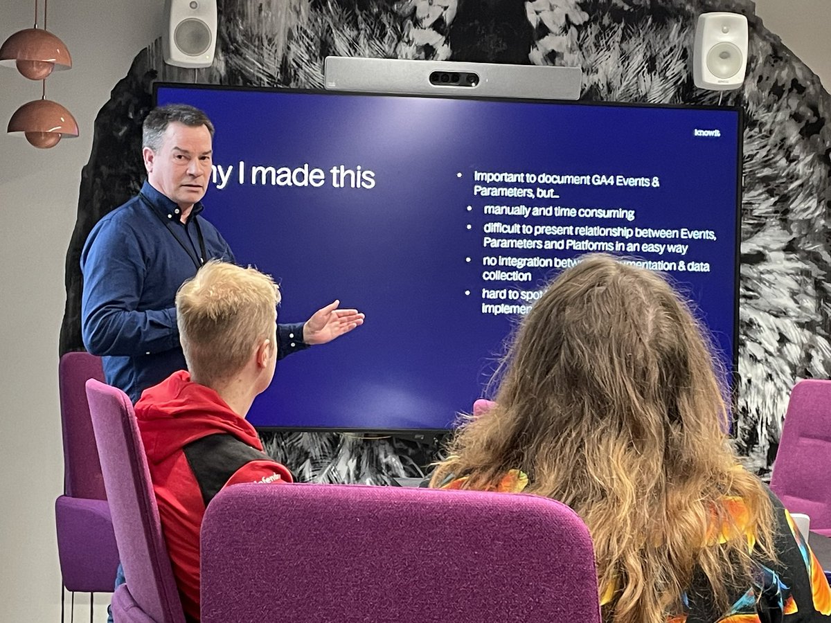Peter Meyer (@pmeyerdk) on Twitter photo @EivindSavio presenting his way cool #GA4 event and parameter documentation tool at <a href="/measurecamphel/">MeasureCampHeL</a> 👍🏼🤘🏼🛠️ @EivindSavio presenting his way cool #GA4 event and parameter documentation tool at <a href="/measurecamphel/">MeasureCampHeL</a> 👍🏼🤘🏼🛠️