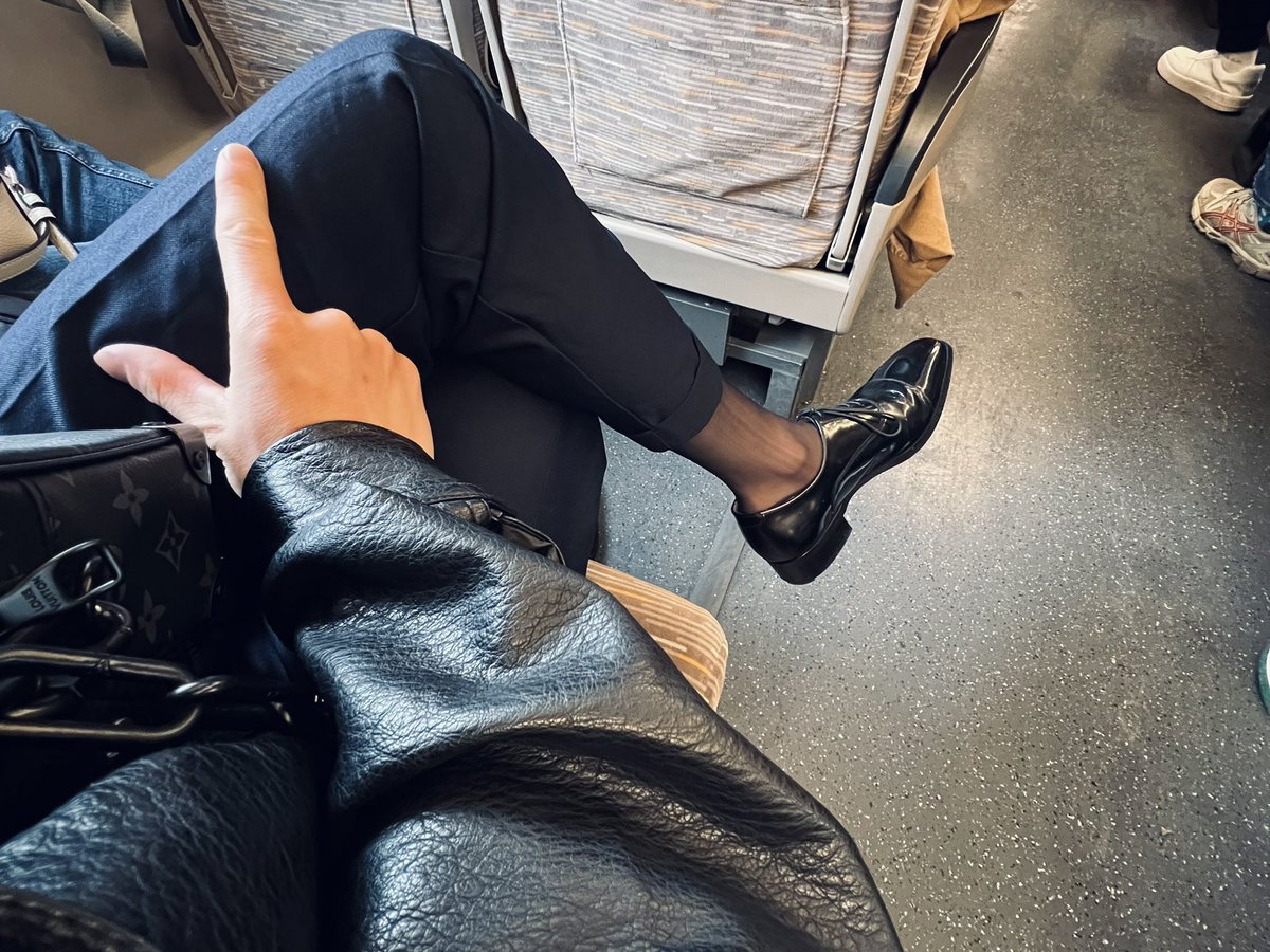 不做你的🐶，只做你的爷，