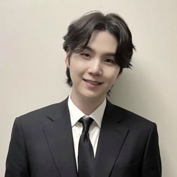 hourly yoongi (@houriysuga) on Twitter photo 