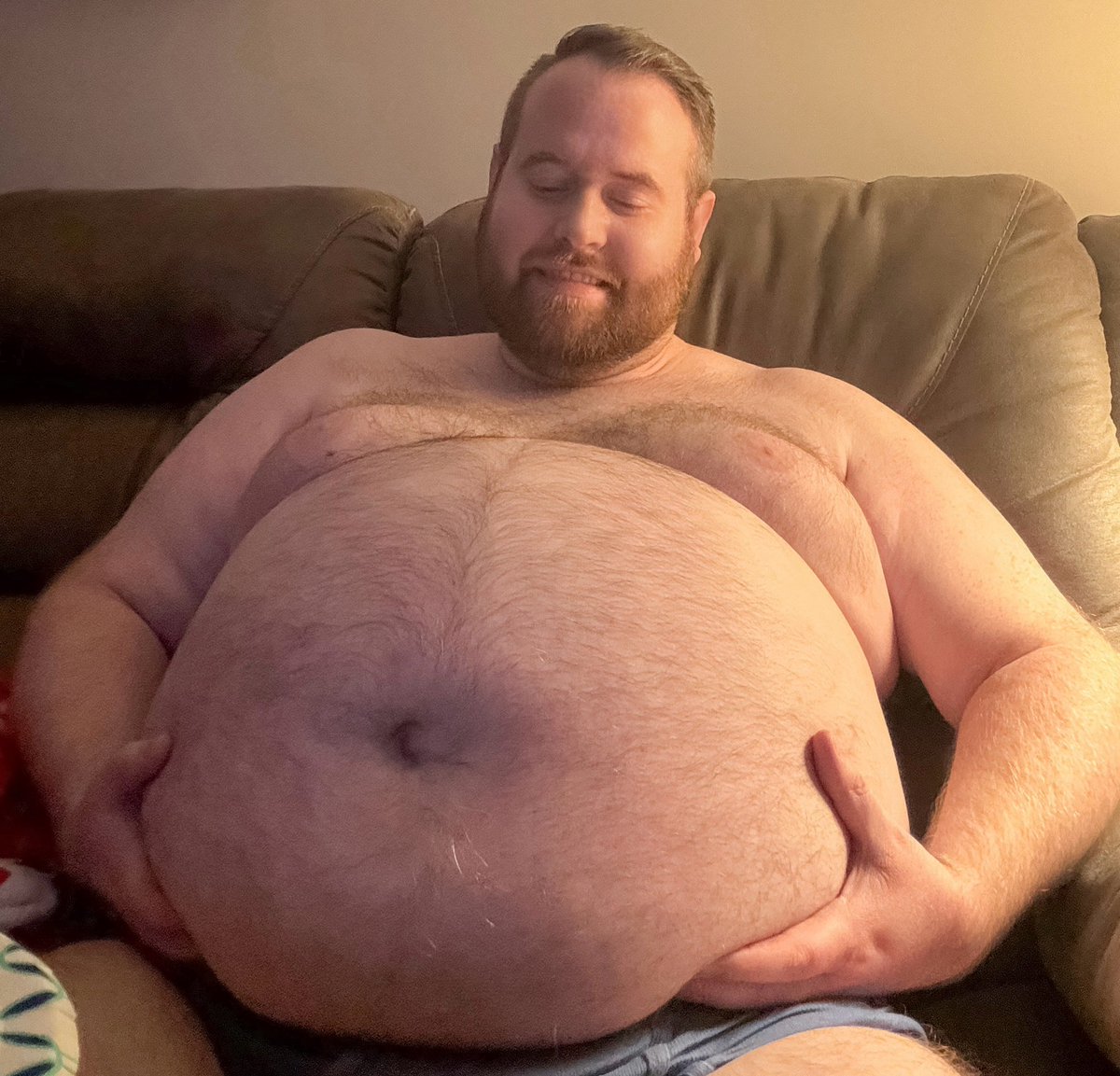 I just keep getting bigger and bigger! Whatever shall I do? 😉😈🐷 #Grommr #Pig #Gainer #Weight #Fat #Dough #Obese #Grow #FeedMe #GrowMe #Donate #Piggy #WeightGain #Gaining #Fatter #Follow #Support #FollowMe #Belly #StuffMe #FattenMe #Growth #Food #BiggerIsBetter #Gains #Repost