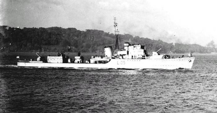 Hunt (Type I) class escort destroyer HMS Atherstone (L 05) Cdr. Hugh Waters Shelley Browning, RN: Commissioned 23.03.40.