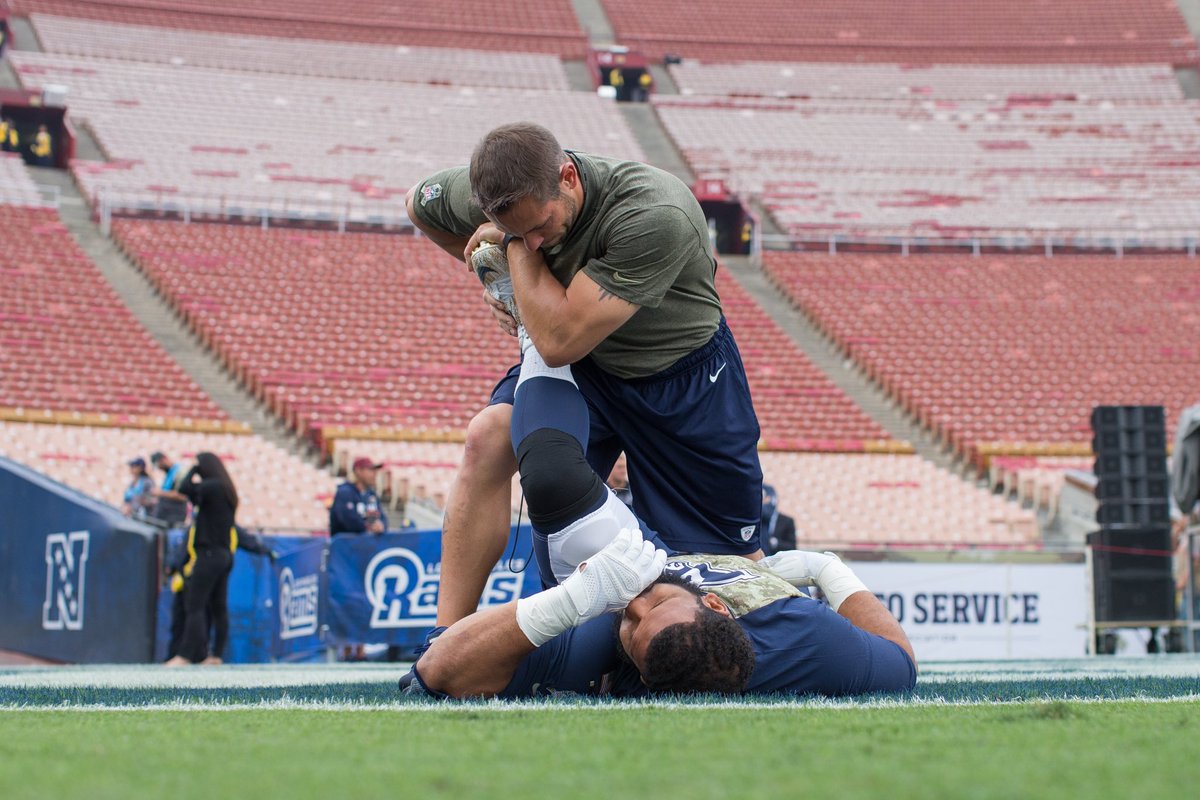 ted_rath's tweet photo. #aarondonald99 Congratulations bro! Itโs been an honor to be a small part of your #HOF career! From playing with your brother Archie at #utrockets to helping you prepare to dominate on Sundays! #success #nfl #profootballhof #nflpa #hardwork #success #thankyou #toledofootball https://t.co/CKuy3zGIEO