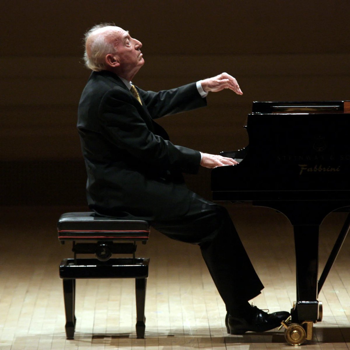 We lost one of the greatest pianists of all time 🙏 Thank you, Maurizio Pollini for your enormous contribution to the arts. Your recordings will live on forever in our hearts.