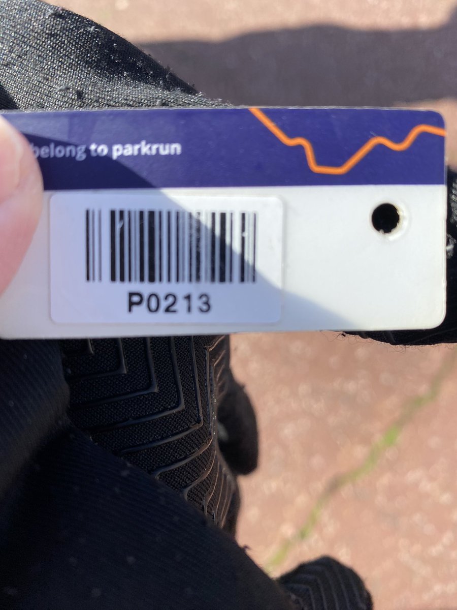 mysonisno1's tweet image. Headed to Hastings for #parkrun no. 117 with club and a PB, the out was lovely, sunny and calm, the return was a different kettle of fish, it was blowing a hooley! Lovely to see Ben and Lucy 😍
#crawleyruncrew #flanci #endorphins #TeachersRunClub #Hastings