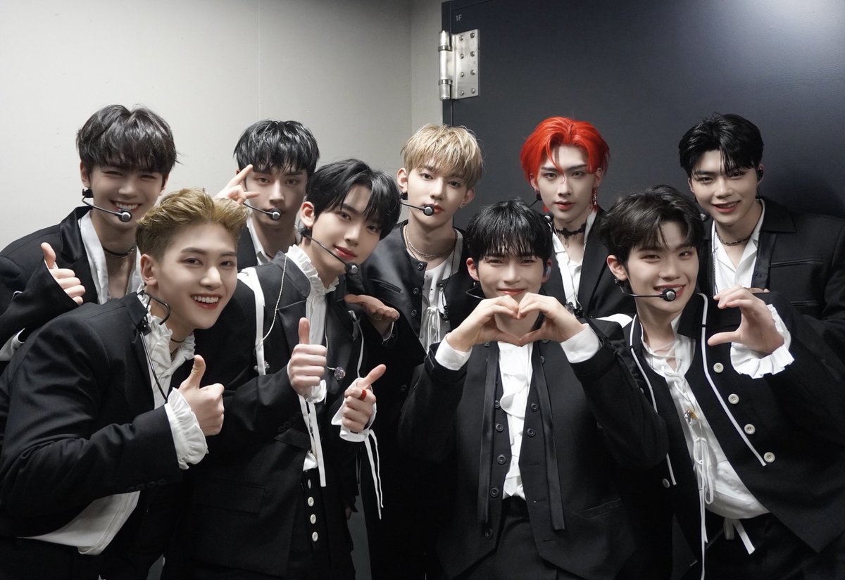 ZB1_jp's tweet photo. _📌
𝟮𝟬𝟮𝟰 𝗭𝗘𝗥𝗢𝗕𝗔𝗦𝗘𝗢𝗡𝗘 𝗙𝗔𝗡-𝗖𝗢𝗡 𝗜𝗡 𝗝𝗔𝗣𝗔𝗡

明日の12:30公演では、ライブストリーミングでもご覧いただけます！
初のファンコンサートぜひチェックしてください👀

🔗https://t.co/lbZE6WgNOR

#ZEROBASEONE #ZB1
#ZB1_FANCON_IN_JAPAN https://t.co/l8bQJ9Ep1Q
