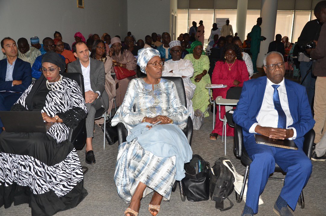 Pôle Eau Dakar tweet media