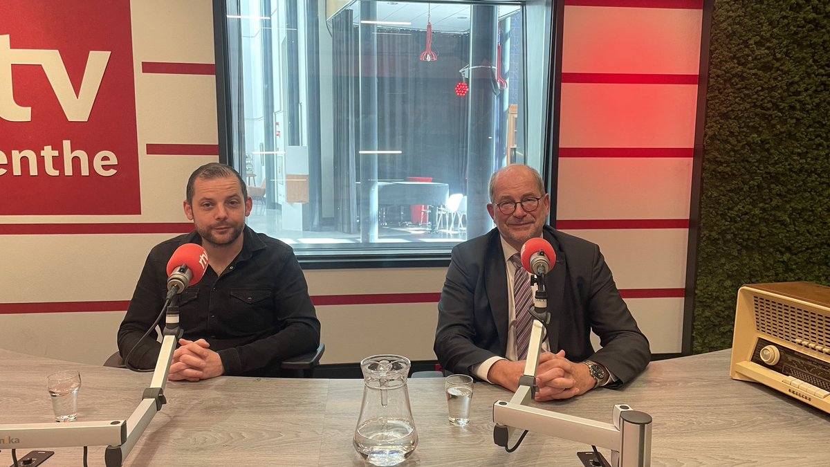 MargrietBenak's tweet photo. #cassata 1249 op @RTVDrenthe met @MartinFullerNL, #karelloohuis en @RenevdWeide van @WakkerEmmen, 50 jaar @NVNOM met @dinaboonstra en 1 jaar @Taboer_nl met @MarryBrink en #martinenieuwlaar. https://t.co/9m7okEUz8m