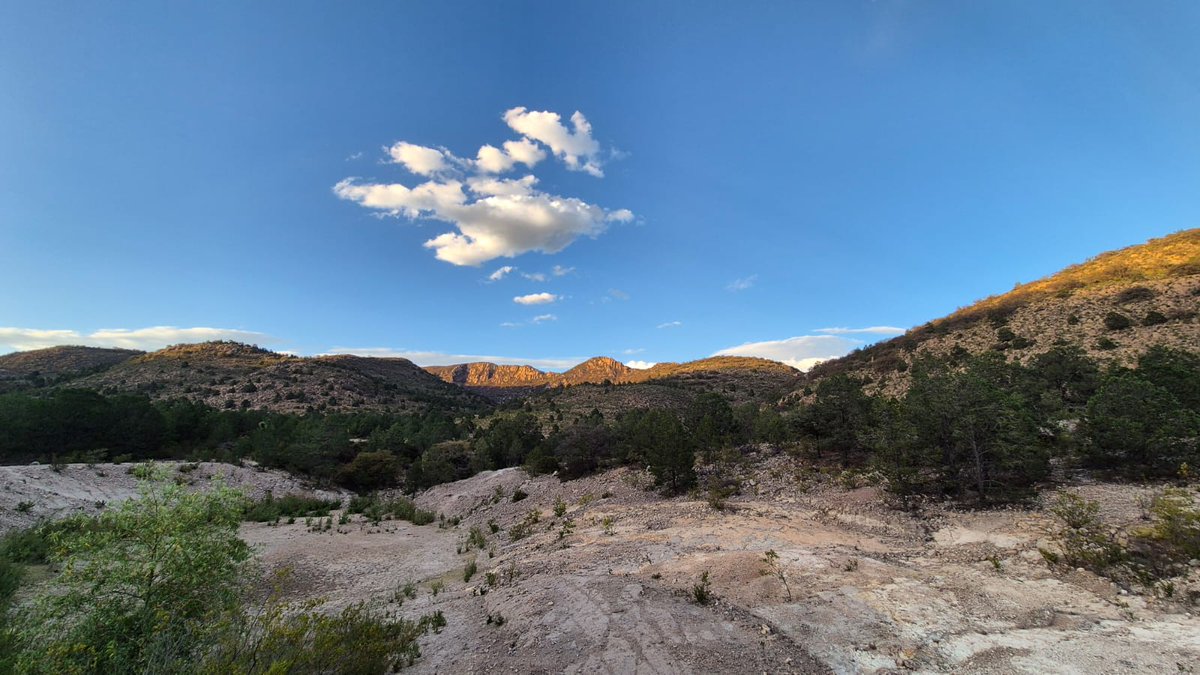 Universodelroc2's tweet photo. Sierra de San Miguelito, vestigios de pueblos guachichiles indomables. Preservemos y conservemos una historia de vida, lucha y resistencia 🖤❤️

@julioastillero
@PignonBebe
@LaOrquesta_mx @AstrolabioSLP https://t.co/DUjPHdwZ1d
