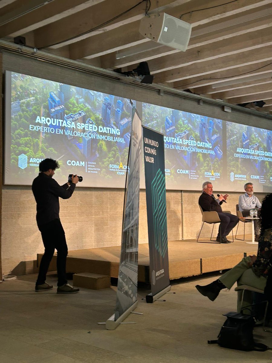 ..intensa jornada en el Colegio de Arquitectos de Madrid #COAM, tras intenso Plan de Formación, con intensa #SpeedDating, o similar, realizando un  cambio de pareja (de interlocutores, que quede claro), cada 5 minutos _ estresante, pero muy enriquecedor.......