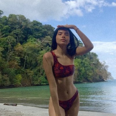 mariasofiarp's tweet photo. De regreso a esta app por que ahora si tengo espacio en celular para tenerla 😂#NewProfilePic https://t.co/K5milS3Sfn