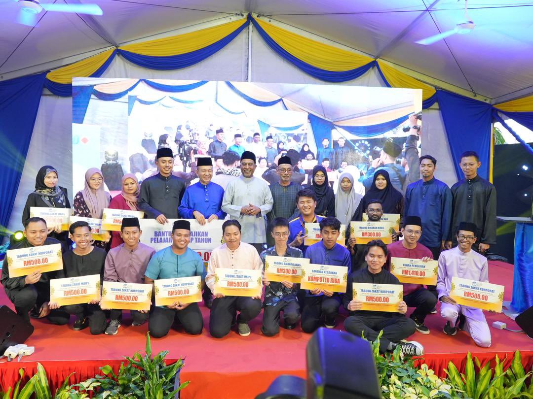 Kementerian Pendidikan Tinggi (@moheofficial) on Twitter photo KAD MYSISWA, KAD PINTAR PELBAGAI GUNA DAN MANFAAT UNTUK MAHASISWA DILANCAR
Baca lanjut di : facebook.com/share/p/e6cMQM…
<a href="/ZambryOfficial/">Zambry Abd Kadir</a>
<a href="/MustaphaSakmud_/">MustaphaSakmud</a>
<a href="/DrZainiUjang/">Dr. Zaini Ujang</a>
#MalaysiaMADANI KAD MYSISWA, KAD PINTAR PELBAGAI GUNA DAN MANFAAT UNTUK MAHASISWA DILANCAR
Baca lanjut di : facebook.com/share/p/e6cMQM…
<a href="/ZambryOfficial/">Zambry Abd Kadir</a>
<a href="/MustaphaSakmud_/">MustaphaSakmud</a>
<a href="/DrZainiUjang/">Dr. Zaini Ujang</a>
#MalaysiaMADANI