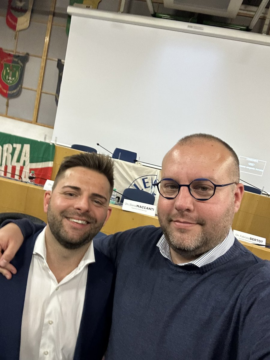 alebenvenuto's tweet photo. Ieri pomeriggio a #SettimoTorinese per la presentazione del candidato a Sindaco Manolo Maugeri.
Un grande in bocca al lupo Manolo! Ci vediamo presto! https://t.co/6qK4WfZMrN