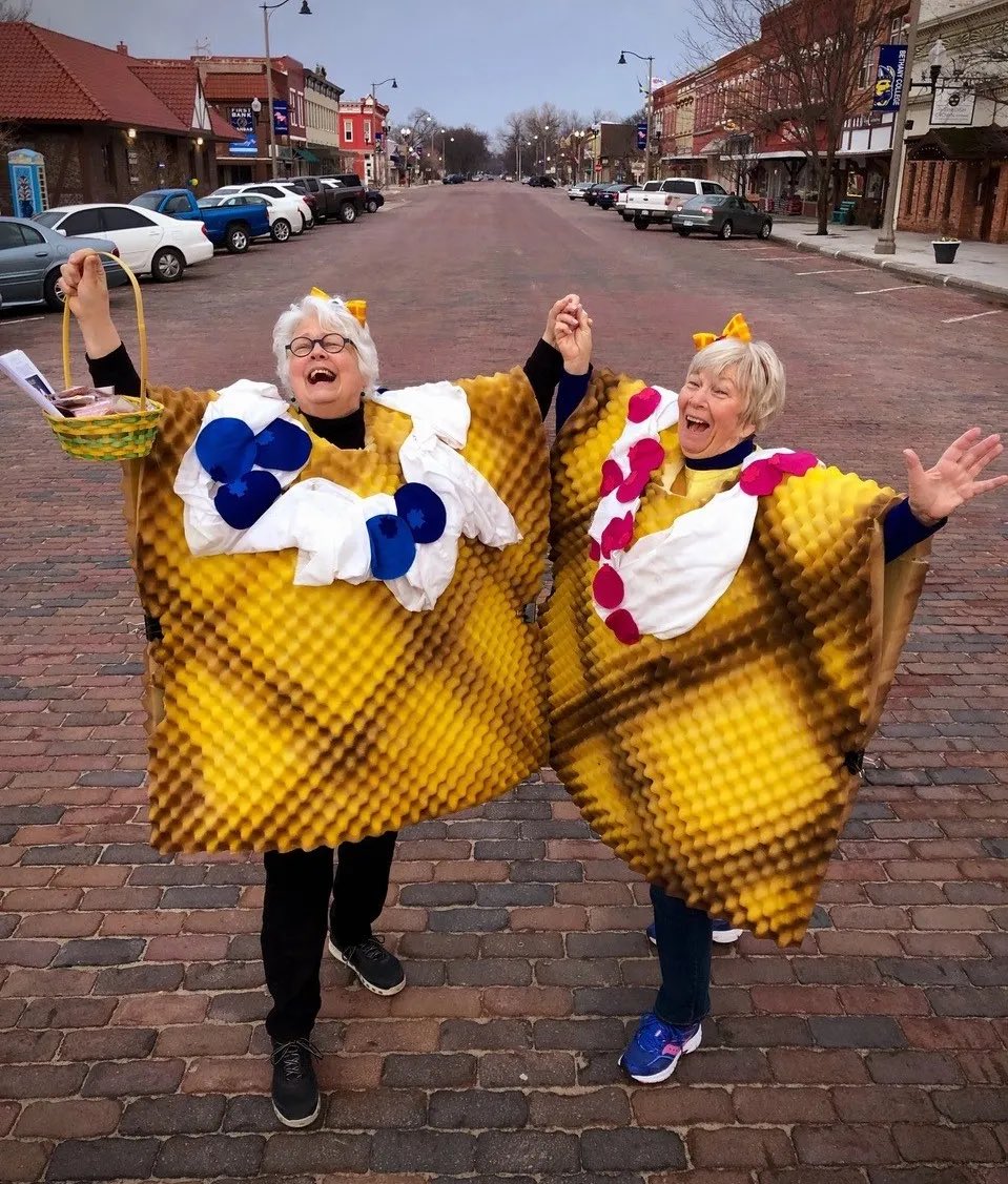 Happy Vaffeldagen Day! 

A Swedish Lindsborg tradition to celebrate spring and fun through waffles. A huge thank you to <a href="/whitepeacockLBK/">The White Peacock</a> for the amazing waffles before we had to leave for our spring tournament! 🧇