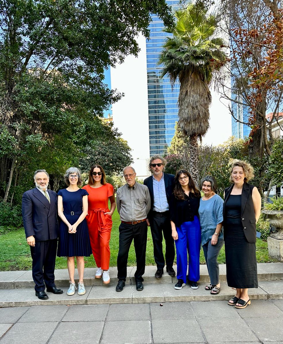 Como parte de su visita, el Director General de Relaciones Culturales y Científicas, Santiago Herrero, mantuvo ayer un almuerzo encuentro junto al Embajador de 🇪🇸 en 🇨🇱 y con @NonaFernandez , @BrodskyVarinia, @MarianaLaActriz y Paulina Urrutia.