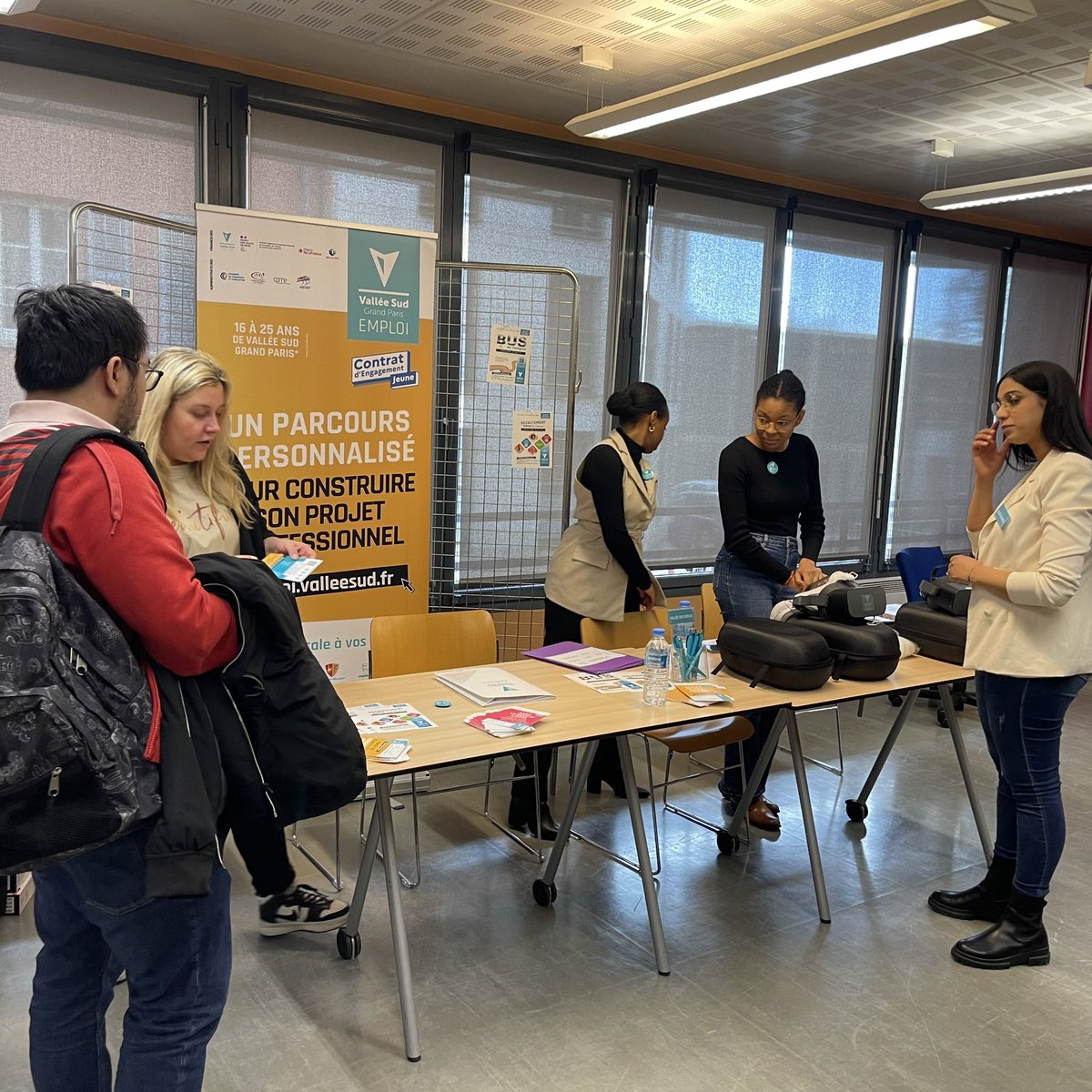 Sceaux, à la croisée des talents du #numerique avec #SceauxGaming pour s’amuser, pour les jeux d’équipes… puis passage par l’espace écoles &amp; formation pour des métiers d’avenir
Occasion d’organiser une future table ronde de rex de femmes 👍🏼
<a href="/Ville_de_Sceaux/">Ville de Sceaux</a> <a href="/vallee_sud/">Vallée Sud - Grand Paris</a>