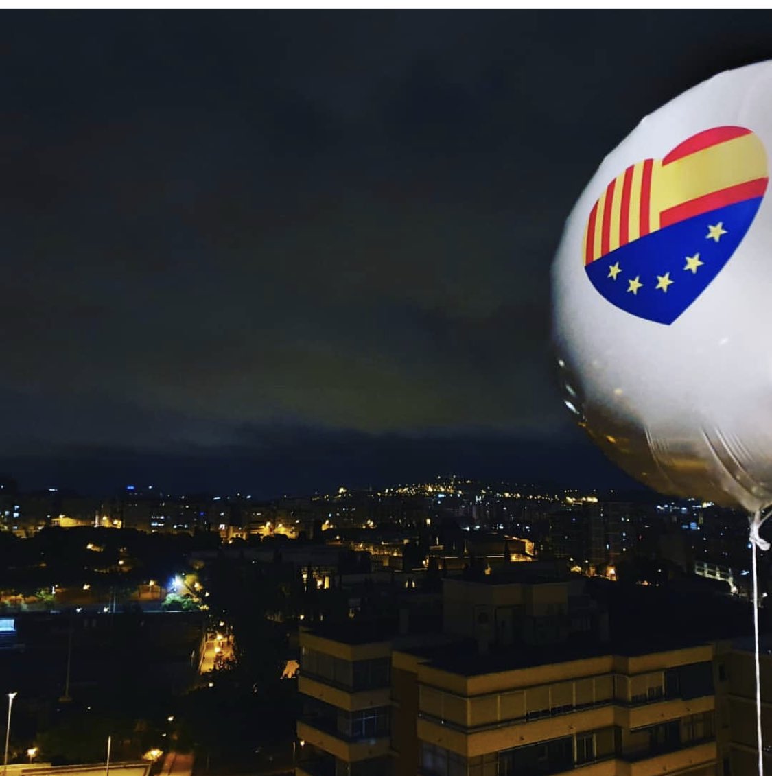 Cristhiancloud's tweet image. ¡Este corazón no se vende! Este corazón es nuestro @CiutadansCs @CiudadanosCs