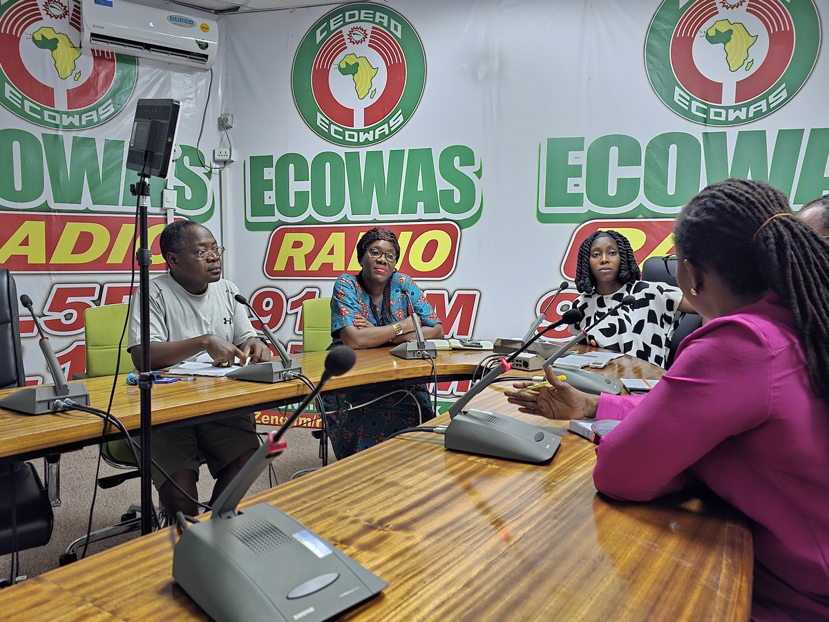 Yesterday, experts from MoH,UNICEF and WHO were live on ECOWAS radio  sharing updates on the #Malariavaccine - on the roll out, eligibility and safety of the vaccine. Liberia is set to roll out the vaccine on the 25th of April- World Malaria day.
#EndMalaria 
#vaccinessavelives