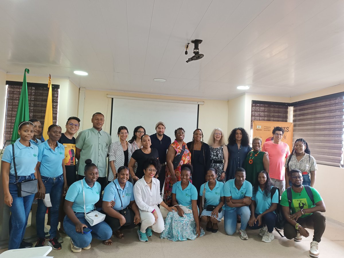 nuestromotete's tweet image. El segundo día, transitamos entre el ritmo exótico y el house. Las  conversaciones fueron sobre procesos afrodiásporicos a través de la literatura; la poesía y su fuerza catalizadora; la incidencia de @usaidcolombia y @agendacaf en el territorio; el libro 'Las distancias'...👉🏾