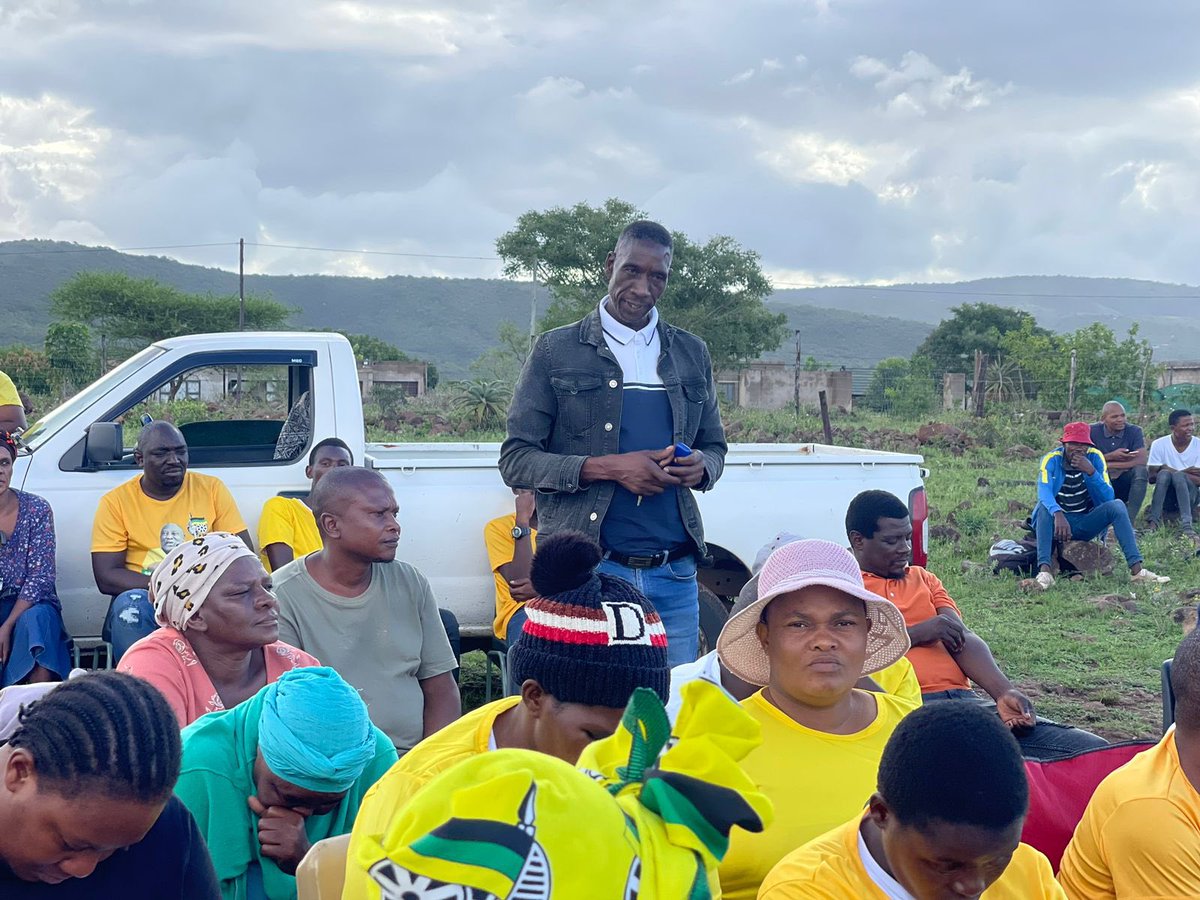 The community of Ward 8 in the Mgabadeli VD is engaging us on the @MYANC Manifesto as we unpack how the ANC will better the lives of ordinary South Africans. #VoteANC #VOTEANC2024 #LetsDoMoreTogether