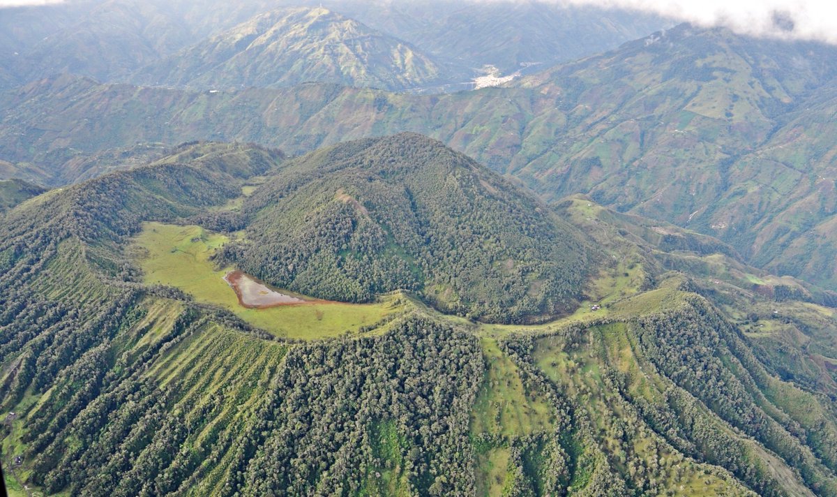 🗣️ Les informamos que desde las 2:25 a. m. de hoy, 23 de marzo, se ha registrado un aumento en la actividad sísmica asociada al fracturamiento de roca al interior del volcán Cerro Machín, en el sector del domo principal. 

En este boletín extraordinario les contamos más detalles