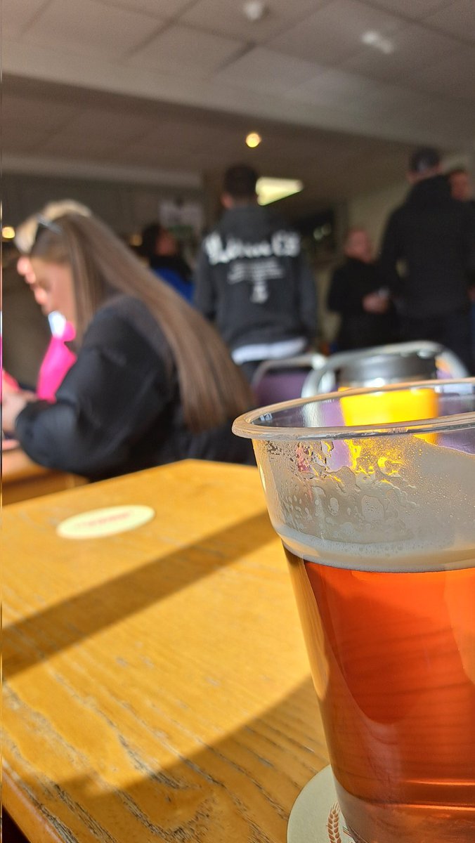 Supporting <a href="/nonleaguedayuk/">Non-League Day</a> at <a href="/bevtownfc/">Beverley Town FC</a> vs @wombwelltownfc , looks like a great turn out, bars rammed, sunshine 🌞  beer 🍺 &amp; football ⚽️