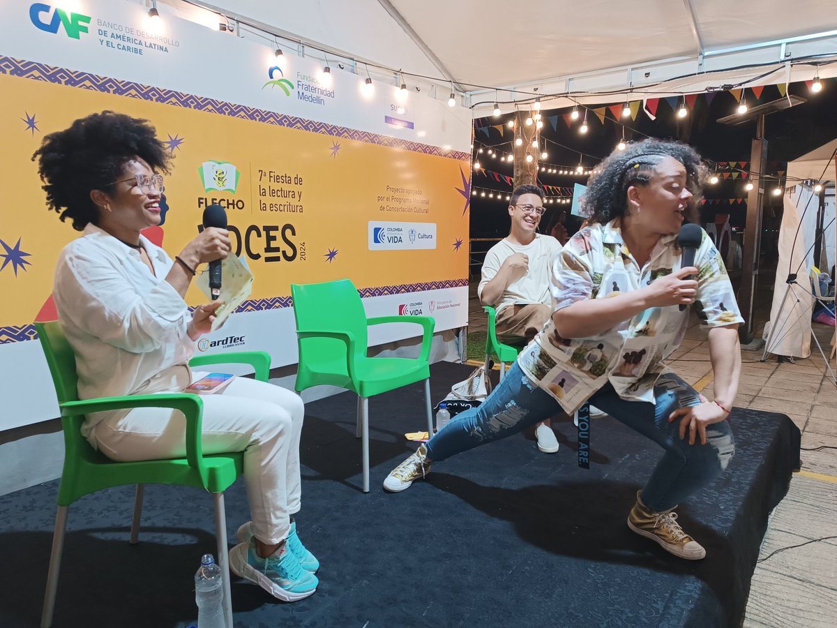 nuestromotete's tweet image. También durante el segundo día de #FlechoQuibdó
@KiannyAntigua nos sacudió con las narraciones de sus microcuentos y nos abrió a la realidad de cómo vive el proceso de creación de cada una de sus obras. 
@guildLITcomplex