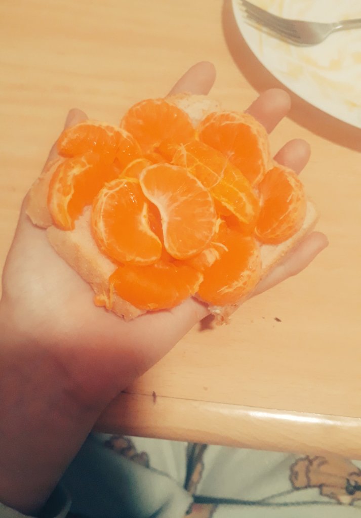 Yaelok0's tweet photo. Despues de mil años de no publicar, vuelvo con esto
Ahem-
Tostada de...mandarina??????? https://t.co/QYlgWwWXh5