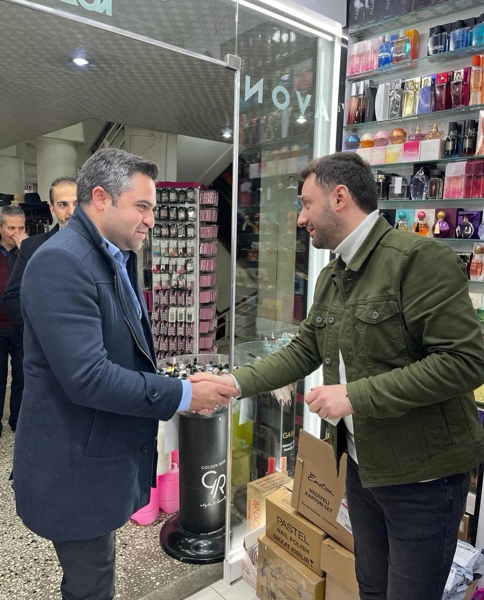 aktuelhaber23.com/elazigli-esnaf…
<a href="/fatihyersiz4/">aktüelhaber23</a> <a href="/elazigdeva/">Deva Partisi Elazığ İl Başkanlığı</a> <a href="/alibabacan/">Ali Babacan</a> ELAZIĞLI ESNAF’TAN CEYLAN’A: DEĞİŞİM İSTİYORUZ, SİZİN YANINIZDAYIZ