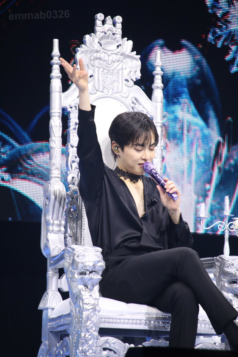 emmab0326's tweet photo. 240323 <FROZEN TIME> 2회차
#시우민 #XIUMIN 빙결마왕❄️👑 https://t.co/nIlRPj4pJN