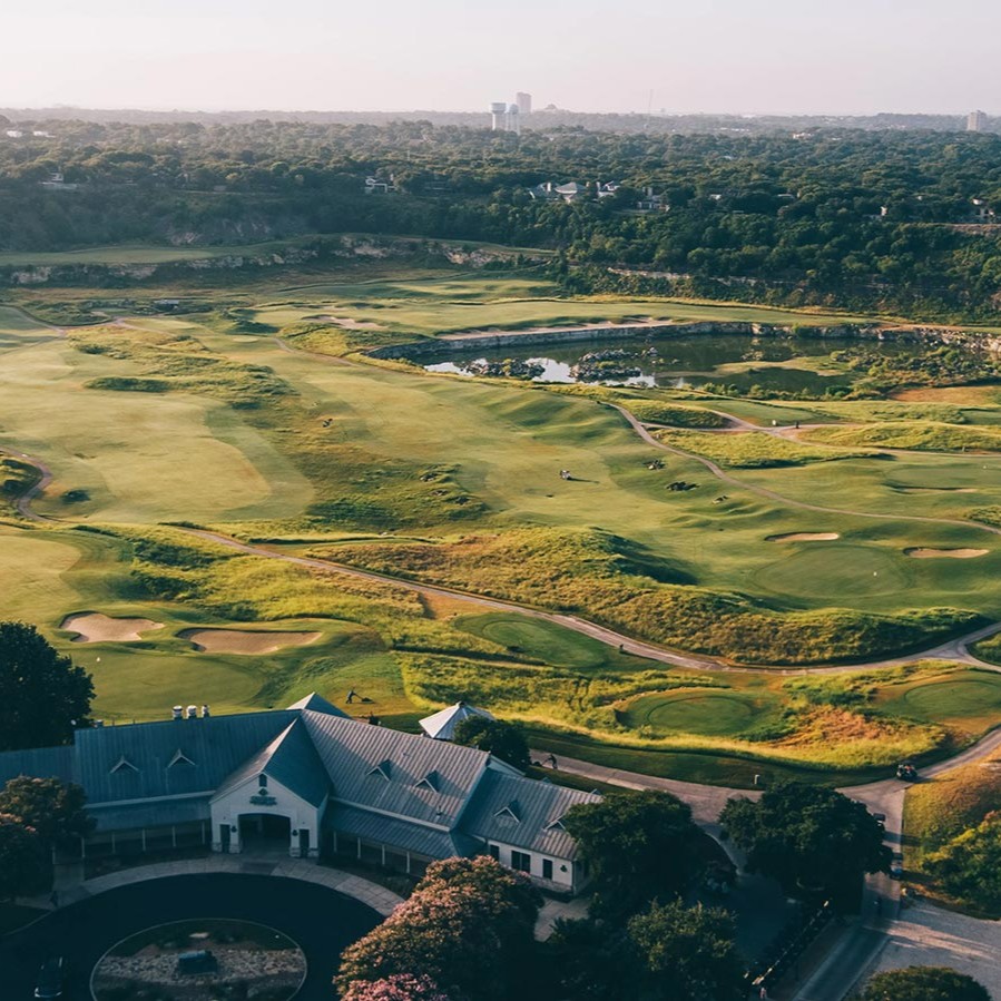 golfnow's tweet photo. Check out the incredible history and stunning views at The Quarry Golf Course in San Antonio! This picturesque course, dating back to 1908, was crafted from stone and is truly one-of-a-kind. ⛳ 

📍 San Antonio, TX

Play a round! ➡️ https://t.co/RV3IBOWcB0
#GolfNow #GYGO https://t.co/eobyhMy5xu