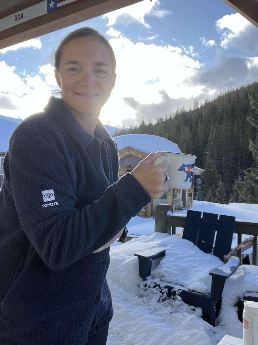 MStockwell01's tweet photo. Waking up to this is good for the soul. ☀️ 🏔️ ☕️ 

#toyotapartner #teamtoyota #mountainlife #mountains #coffee #brecklife #mornings #mountainmornings https://t.co/XsLeTM9BuT