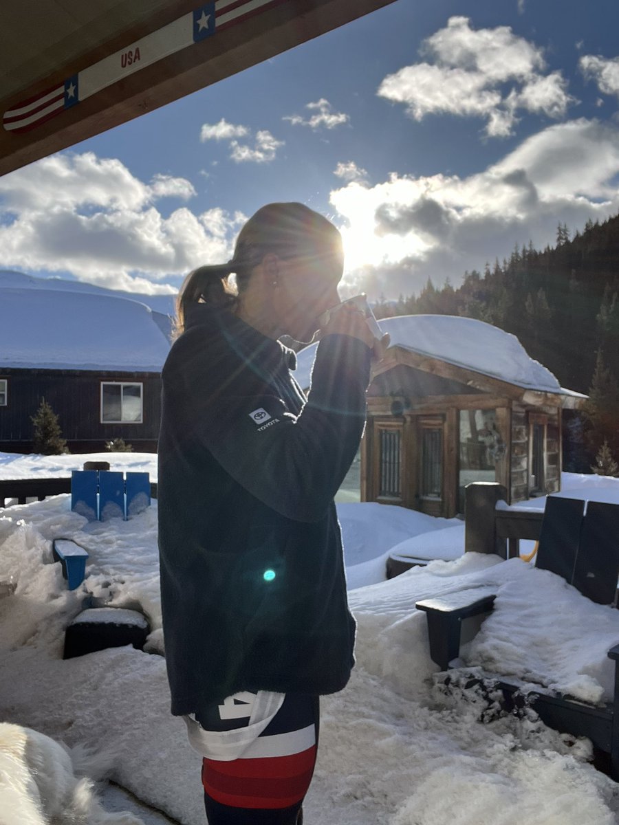 MStockwell01's tweet photo. Waking up to this is good for the soul. ☀️ 🏔️ ☕️ 

#toyotapartner #teamtoyota #mountainlife #mountains #coffee #brecklife #mornings #mountainmornings https://t.co/XsLeTM9BuT