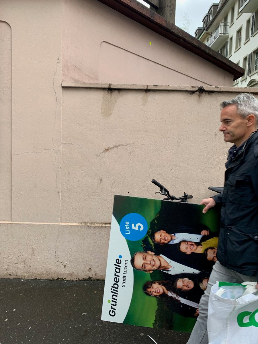 Auf dem Nachhauseweg noch kurz einkaufen beim Chinesen.
#grunliberalestadtluzern #Liste5 #GrossstadtratLuzern #Wahlen2024 #Luzern
jirischerer.ch