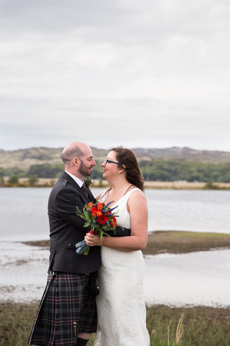 I love outdoor weddings & this beautiful Scottish Loch was the perfect backdrop ❤️ #outdoorwedding #weddingphotography