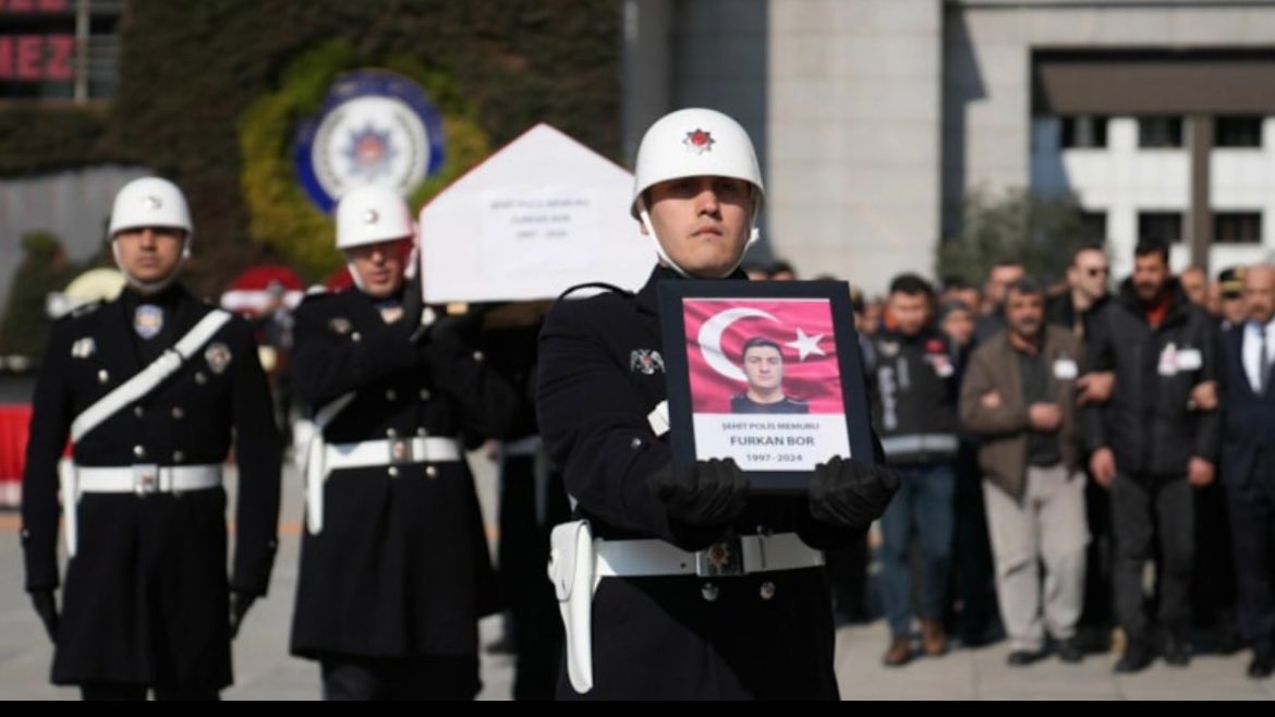 Şişli’de trafik kazası sonucu şehit düşen hemşehrimiz, polis memuru Furkan Bor’a Allah’tan rahmet, yakınlarına başsağlığı dileriz. Milletimizin başı sağolsun!