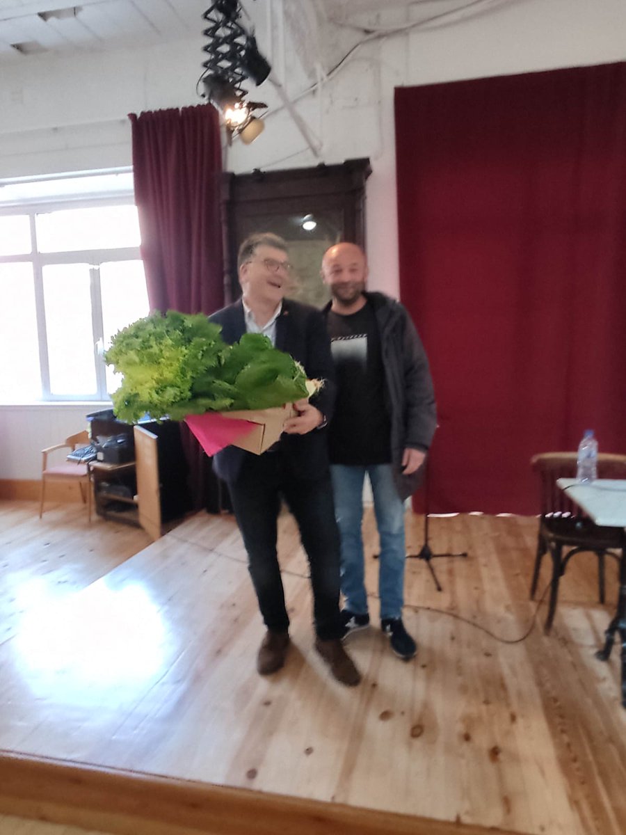 Al local social de la Barretina de Malgrat de Mar hem compartit una bona estona amb els veïns del poble parlant de la història del poble gitano a Catalunya.