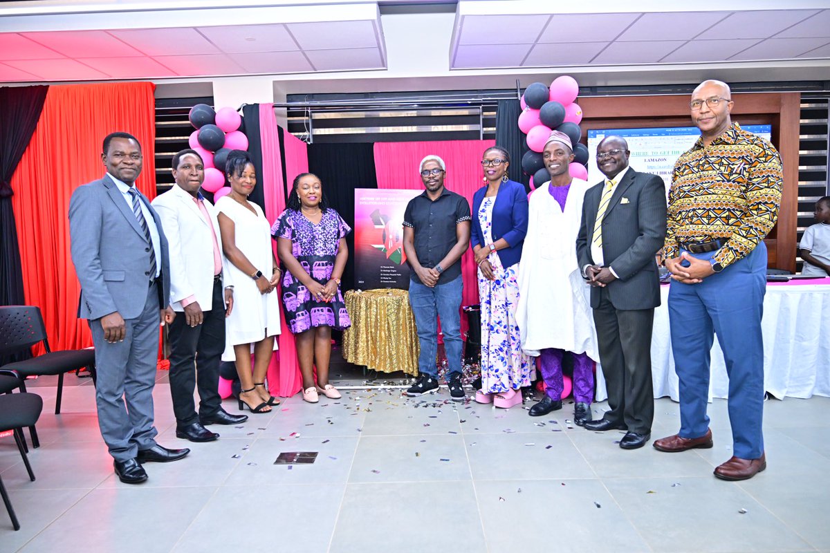 Delighted to have been part of this ceremony. Attended the book launch by @akusonamea faculty who have published a book on the history of HIV/AIDS in Kenya. Congratulations on this milestone Dean @DrENdirangu and Team. @AKUGlobal @AKU_GSMC