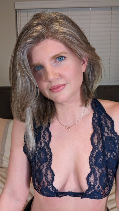 Good morning!   Saturdays are best spent in bed.   Agree? https://t.co/MgpFvvuCes<a href="/tag/tgif"class="tags"><span>#tgif</span></a><a href="/tag/tgiff"class="tags"><span>#tgiff</span></a><a href="/tag/dinnervibes"class="tags"><span>#dinnervibes</span></a>