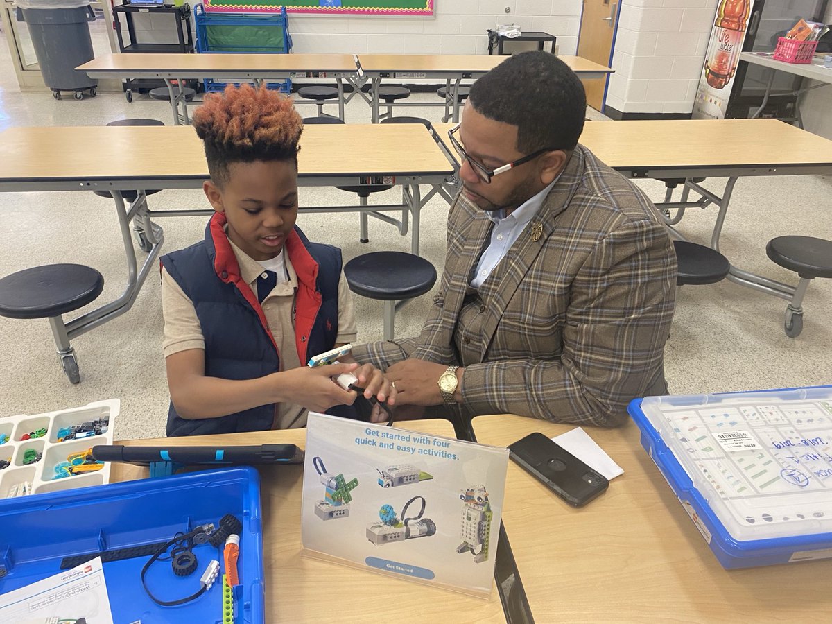 marie t. culver (@marietculver) on Twitter photo STEAM Night <a href="/SeatackDream/">Seatack Elementary AADA</a> <a href="/vbschools/">VBSchools</a> <a href="/mrchrisstover/">Christopher Stover, M.Ed</a> #VBITS #FamilyEngagement STEAM Night <a href="/SeatackDream/">Seatack Elementary AADA</a> <a href="/vbschools/">VBSchools</a> <a href="/mrchrisstover/">Christopher Stover, M.Ed</a> #VBITS #FamilyEngagement