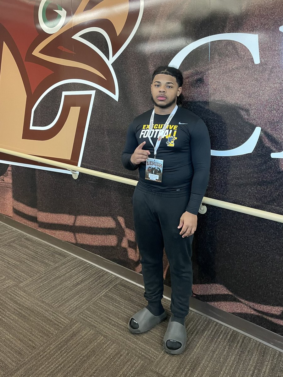 Christian_N0726's tweet photo. Had a great time visiting Lehigh University today with my teammates. Thank you for the hospitality! @EEACS_CoachFord @Coach_Brim @coach_cahill @LU_CoachMac https://t.co/QVljG14TDx