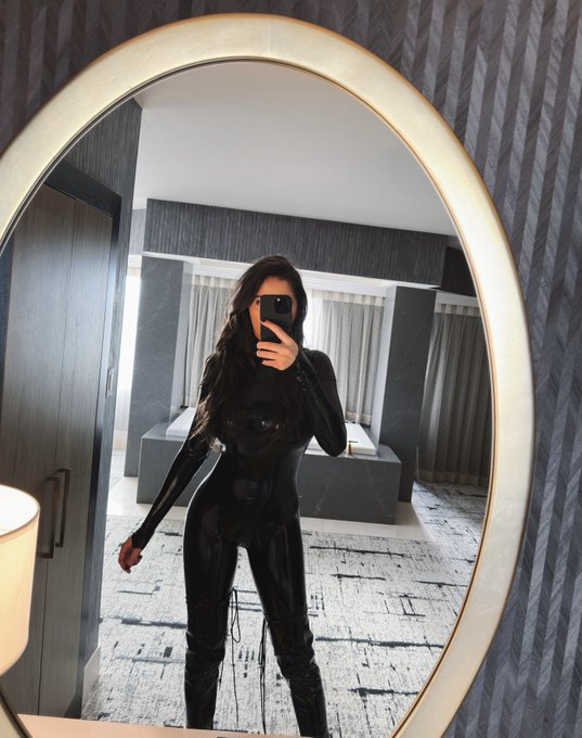 look at what you&rsquo;ll never touch https://t.co/lzUYz8OCh0