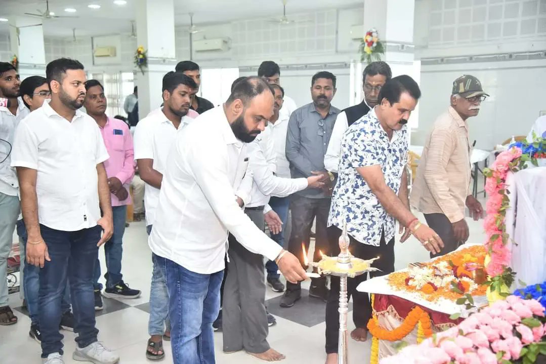 Sbsbhadrak's tweet photo. ତ୍ୟାଗ,ନିଷ୍ଠା,ସମର୍ପଣ ଓ ବଳିଦାନର ପ୍ରତୀକ କୋଟି କୋଟି ଯୁବକ ମାନଙ୍କ ଆଦର୍ଶ ଶହୀଦ୍ ଭଗତ୍ ସିଂ,ଶହୀଦ୍ ରାଜଗୁରୁ ଓ ଶହୀଦ୍ ସୁଖଦେବଙ୍କ ୯୩ ତମ ବଳିଦାନ ଦିବସ ଅବସରରେ ଶହୀଦ୍ ଭଗତ୍ ସେନା ପରିବାର ପକ୍ଷରୁ ଆୟୋଜିତ ଶ୍ରଦ୍ଧାଞ୍ଜଳି ସଭା ଓ ବିଶାଳ ରକ୍ତଦାନ ଶିବିରକୁ ସଫଳ କରାଇବାରେ ସହାୟକ ହୋଇଥିବା ସମସ୍ତ ବୁଦ୍ଧିଜୀବି, (1/4) https://t.co/Sq2PMrWNNG