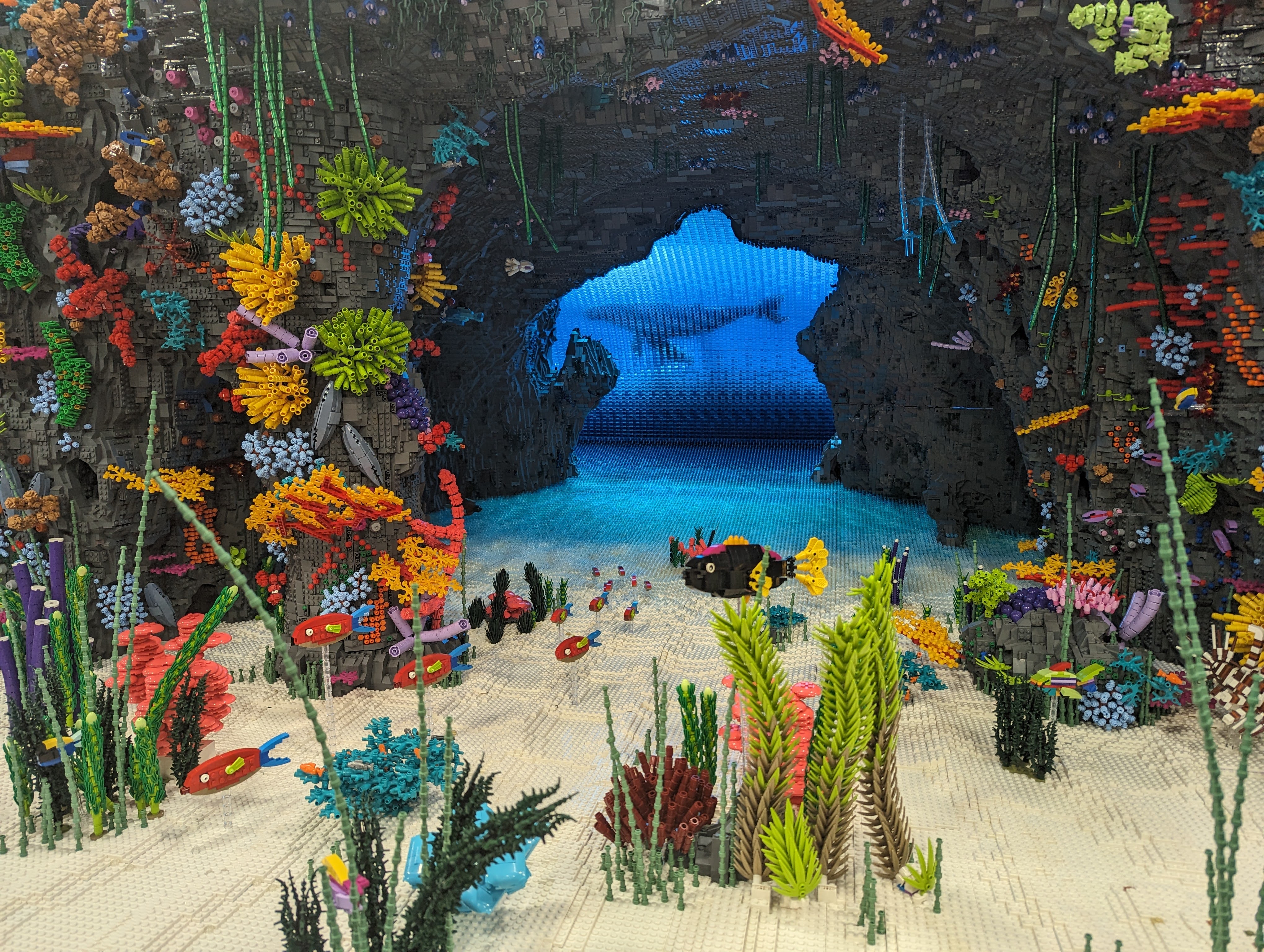 Beyond the Brick on X Huge LEGO Underwater World Created by Erik Mattson https t nLeUSQs3b8 X