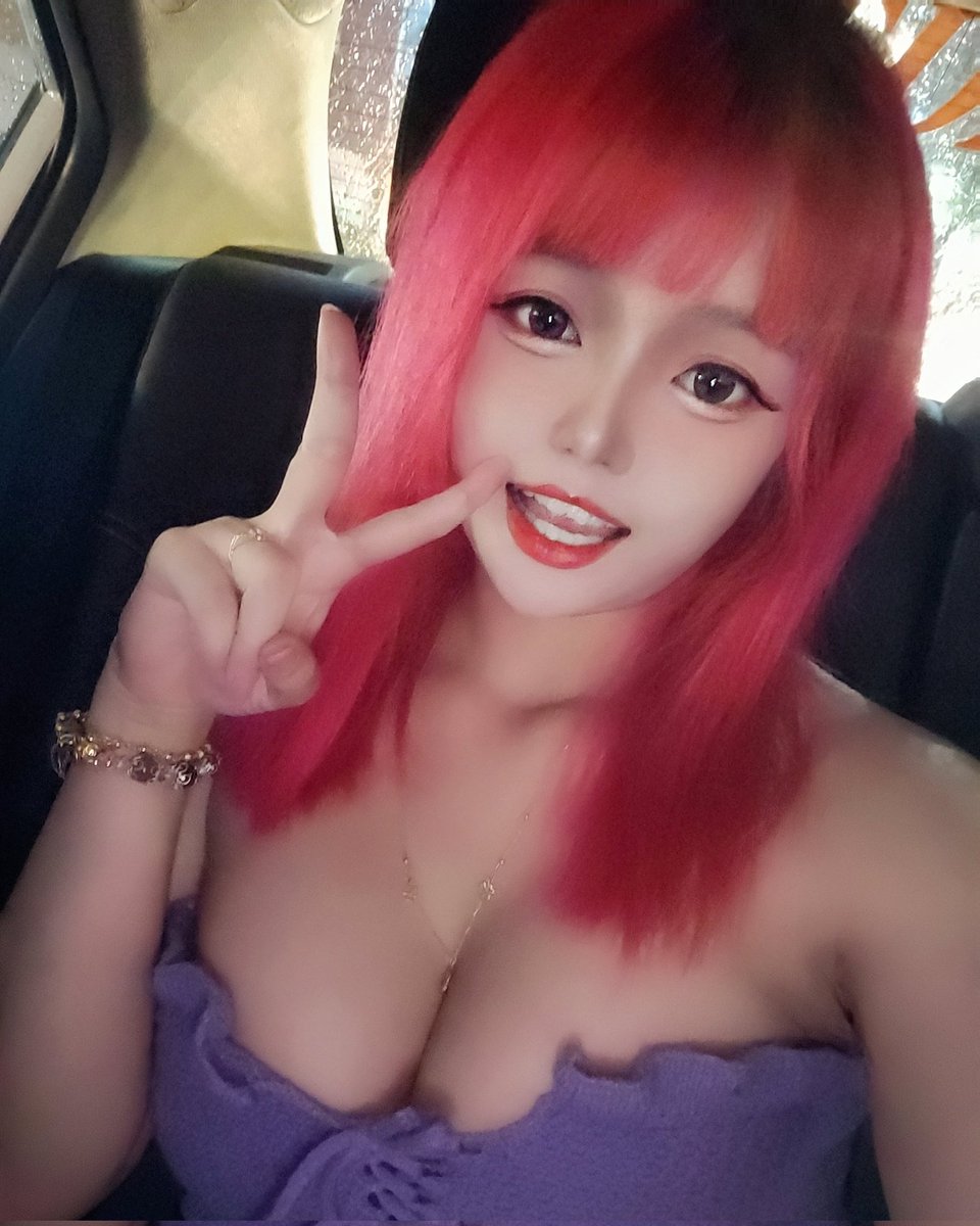 有人現在在唱歌喝酒的嗎
揪我
……沒收費
為什麼大家都在問我收多少…… https://t.co/Xlh7ky4pF1