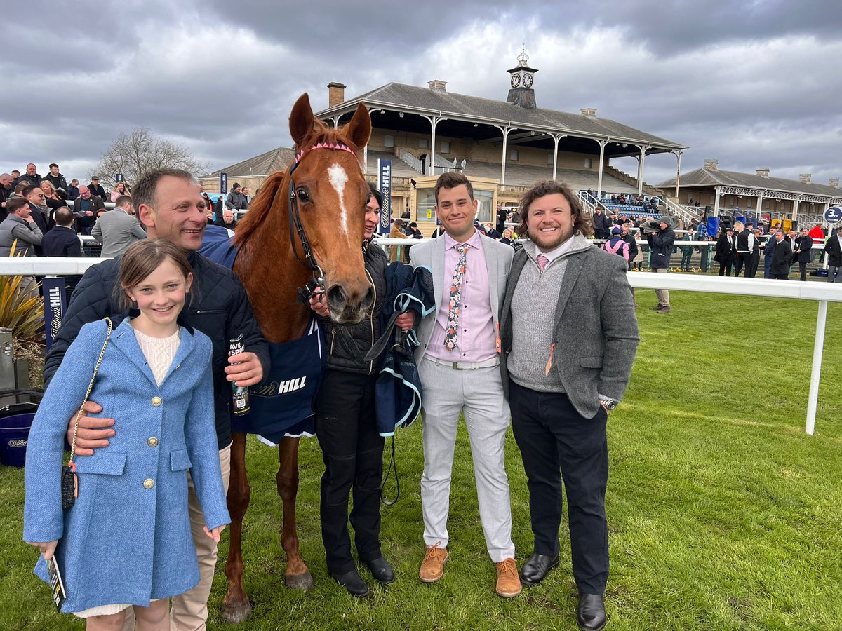 Farwestfarm's tweet image. WINNER!!! Homebred colt “Zminiature” takes the Brocklesby Stakes at Doncaster Racecourse for Dylan Cunha and great clients and friends of the farm the Sarkar Family. Jamie Lloyd bought the dam “Zmile” in foal to Territories and he was born, raised and broken in here at the farm!