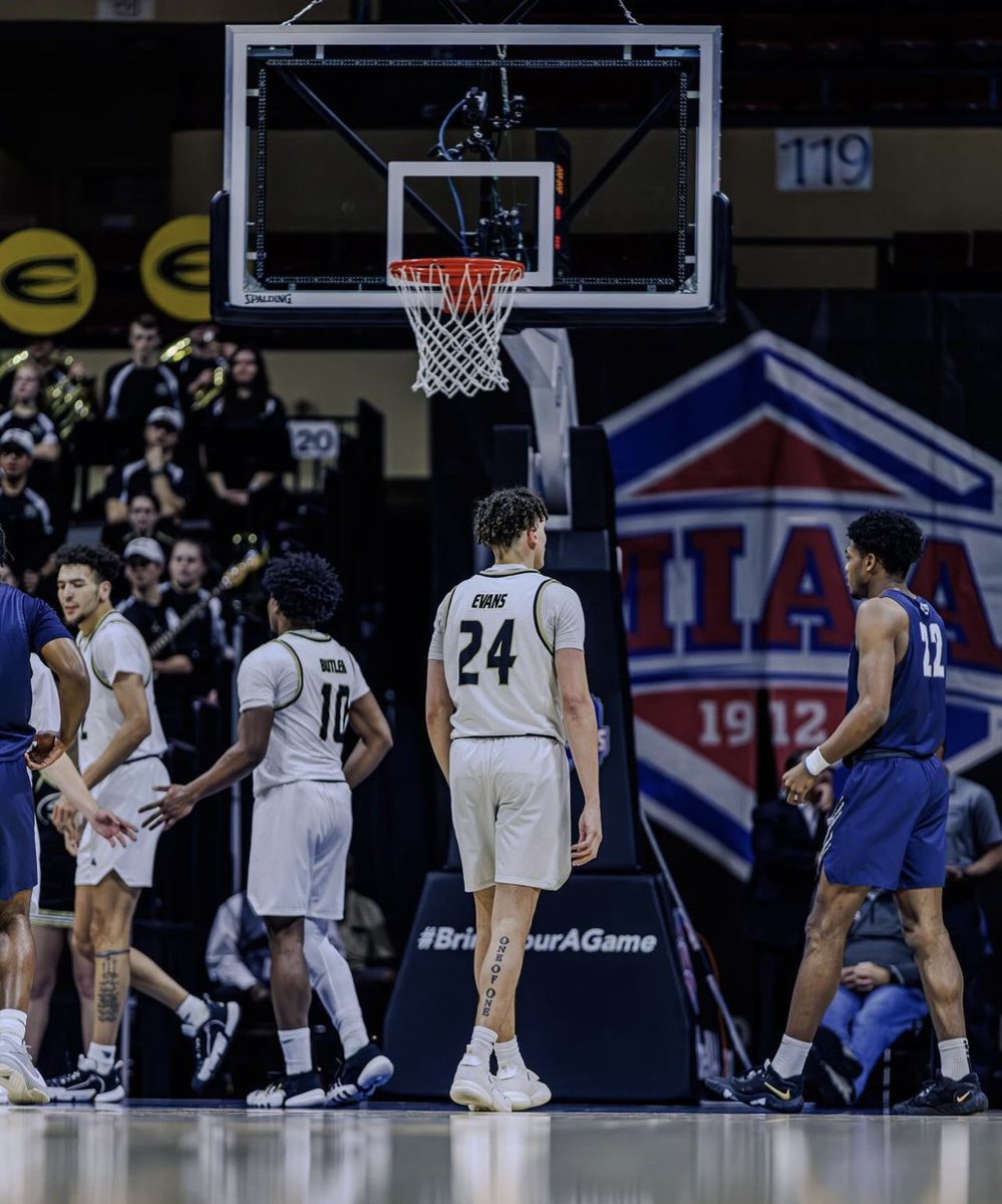 MrsStaceyLEvans's tweet image. Until next season. . . We are turning the page to a new chapter. So proud to be their Mom! All love all day! #StingersUp #ProudToBe @kadenevans_ @_kyanevans1 🐝 🐏