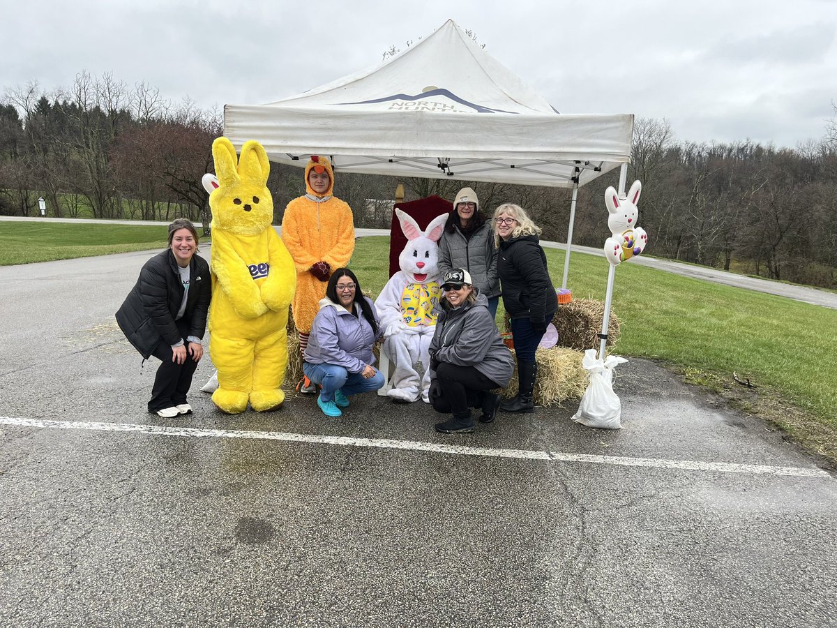 It’s a chilly and damp Saturday at the park, but the #easterbunny has hidden lots of eggs! 

#ats #achievingtrueself #atsproud #easter #eastereggs #easteregghunt #northhuntingdon #community #families