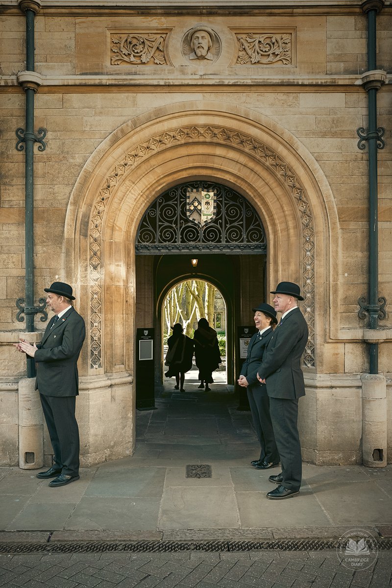 A Cambridge Diary (@acambridgediary) on Twitter photo 23rd March 2024
Porters at Gonville & Caius College await returning graduates after today's ceremonies around the corner at the Senate House.
<a href="/CaiusCollege/">Gonville & Caius College</a> 23rd March 2024
Porters at Gonville & Caius College await returning graduates after today's ceremonies around the corner at the Senate House.
<a href="/CaiusCollege/">Gonville & Caius College</a>