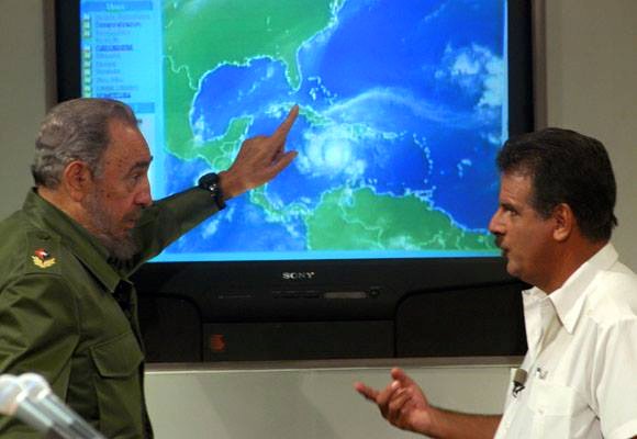 <a href="/Rafelitoetecsa/">Rafael Ángel Ramos Pimentel</a>  
<a href="/camero6704/">Osmany Camero</a> 
<a href="/Lgarcial4/">LuelGarciaL</a> 

Muchas felicidades a los meteorólogos, a esos hombres y mujeres del clima, quienes velan por nuestra seguridad y bienestar del medio ambiente. 
#UnidosXCuba
#Cuba