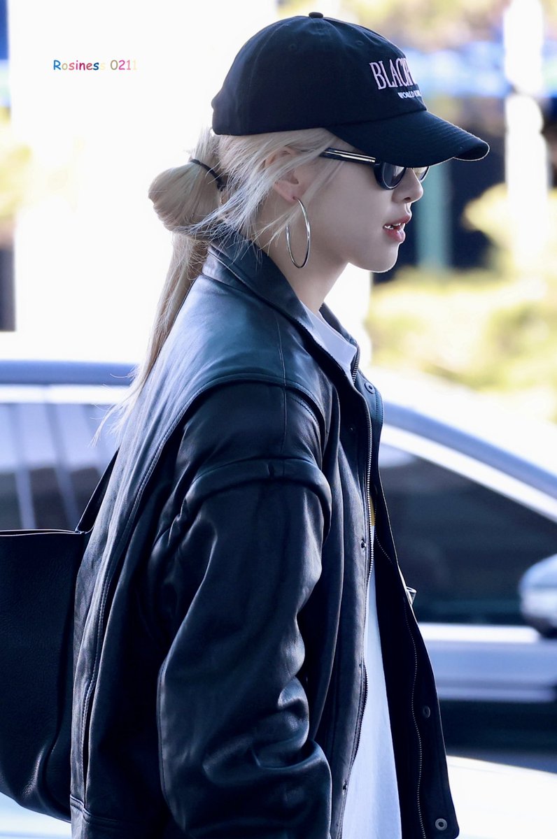 Rosiness_of0211's tweet photo. 240225🤍인천출국🤍

🪽 https://t.co/zmeHalebl7
🪽 https://t.co/TXFQwoeiaG
🪽 https://t.co/HJWC9Y3xGS

#ROSÉxSaintLaurent #ROSÉ #로제 https://t.co/yx8Abn1gSV
